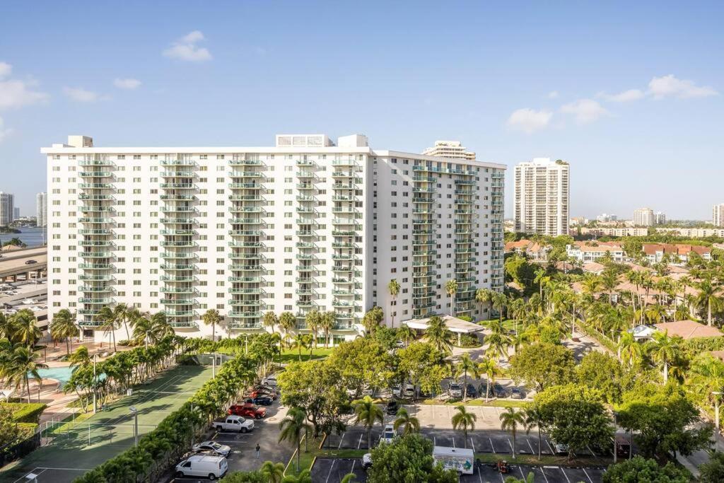 Ocean Reserve Sunny Isles 11Th Str-02330 Lejlighed Miami Beach Eksteriør billede