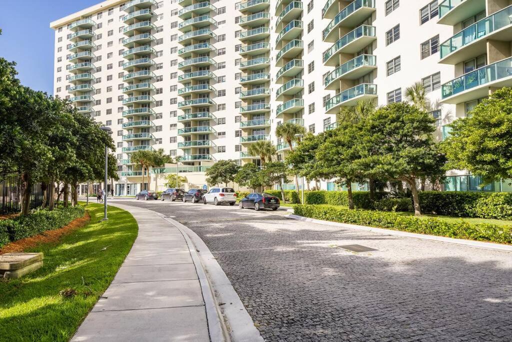 Ocean Reserve Sunny Isles 11Th Str-02330 Lejlighed Miami Beach Eksteriør billede